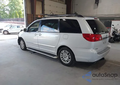 2008 Toyota Sienna Limited z USA, uszkodzony, nr VIN 5TDZK22C48S202773